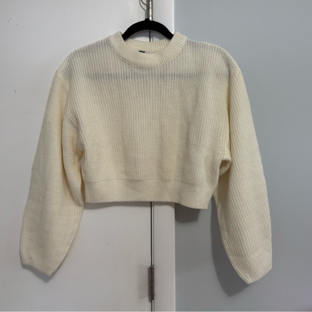 H&M Divided Cropped Sweater